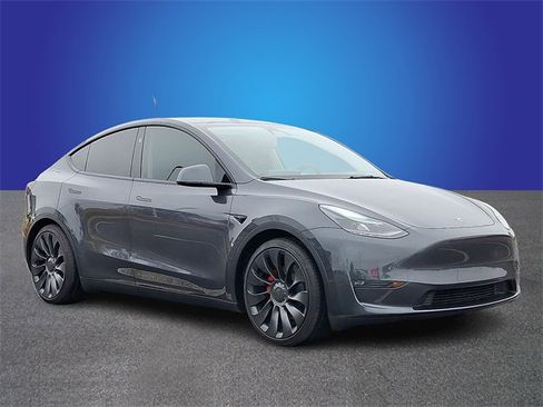 Used 2025 Tesla Model Y Performance image 3
