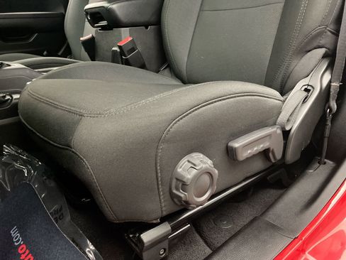 Used 2021 Jeep Wrangler Sport AWD/4WD image 13