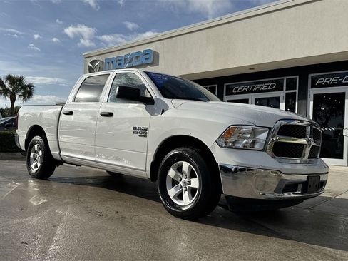 Used 2022 RAM 1500 Classic SLT image 23