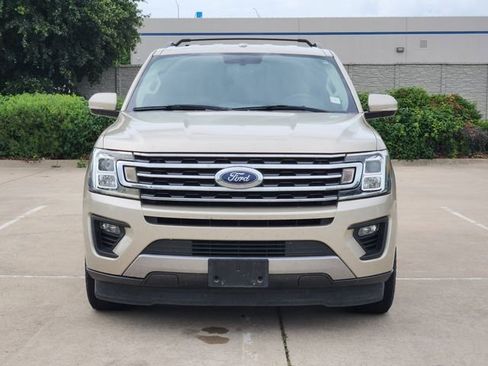 Used 2018 Ford Expedition XLT w/ Equipment Group 201A RWD image 2