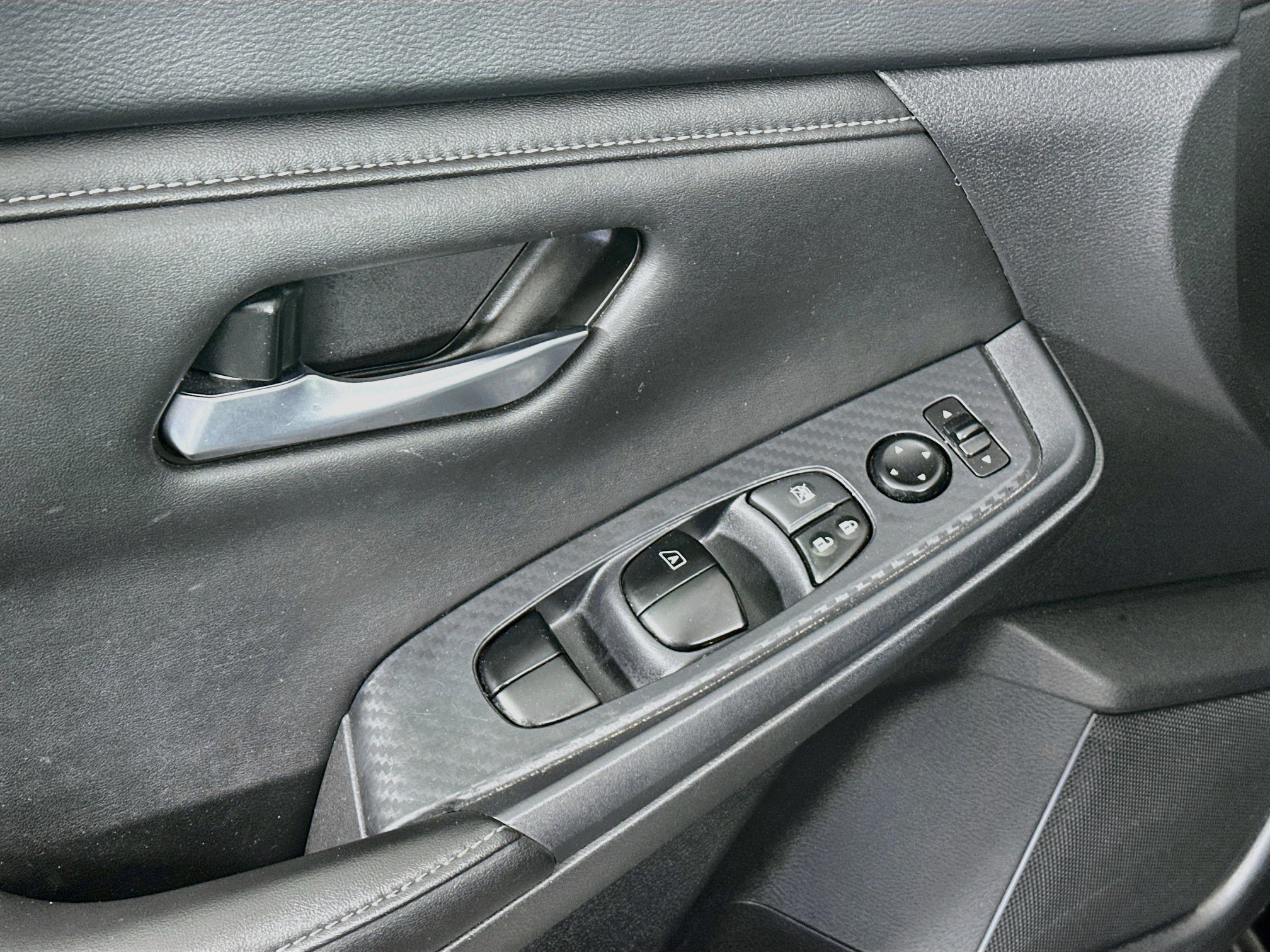 Used 2024 Nissan Sentra SV FWD image 15