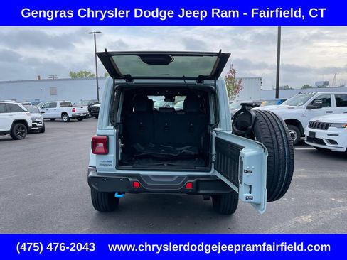 Used 2024 Jeep Wrangler Unlimited Sahara w/ Dual Top Group AWD/4WD image 31