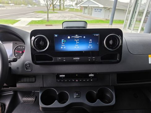 New 2026 Mercedes-Benz Sprinter 2500 image 17