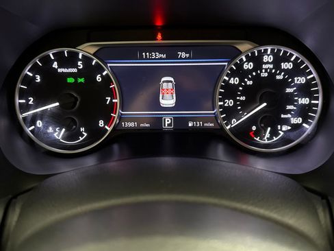 Used 2025 Nissan Sentra SR FWD image 15