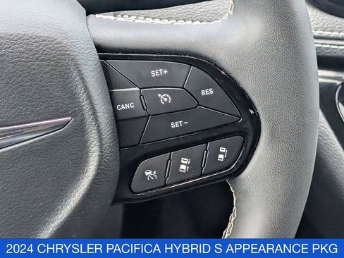 Used 2024 Chrysler Pacifica Limited FWD image 20