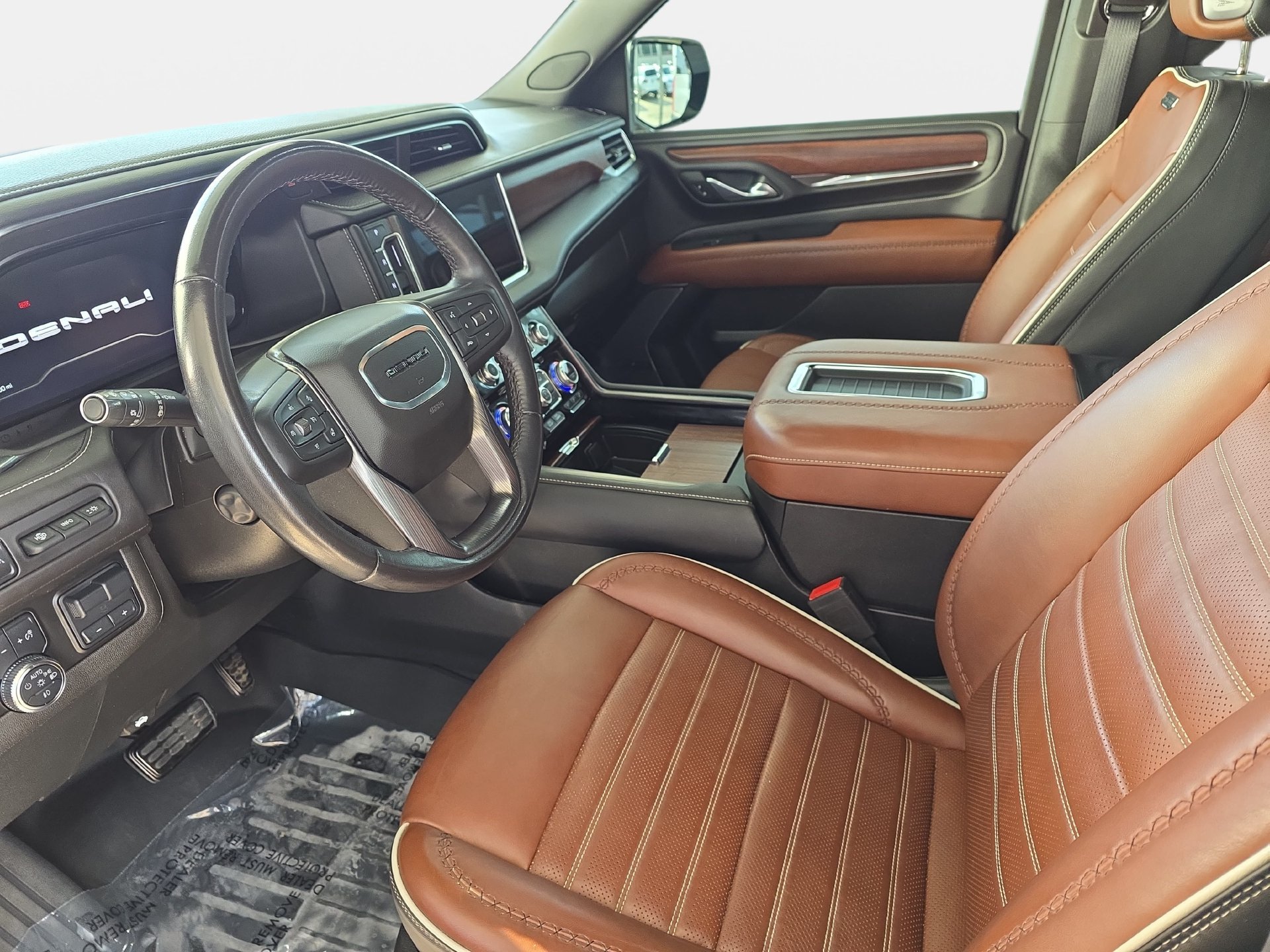 Used 2023 GMC Yukon Denali Ultimate AWD/4WD image 16