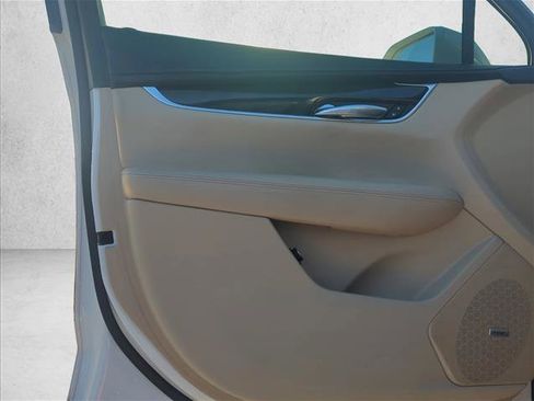 Used 2018 Cadillac XT5 FWD image 8