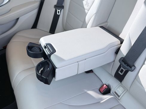 Used 2021 Mercedes-Benz C 300 Sedan image 17