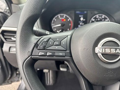 Used 2024 Nissan Altima 2.5 S FWD image 12