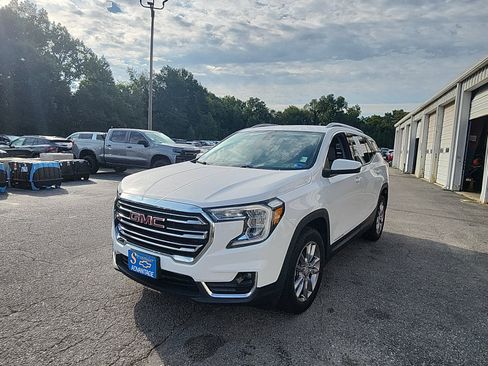 Used 2022 GMC Terrain SLT AWD/4WD image 1