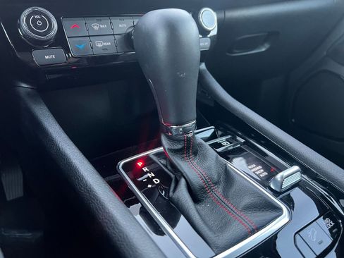 Used 2025 Jeep Compass Trailhawk image 40