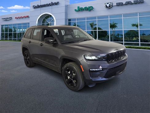 New 2025 Jeep Grand Cherokee Limited image 2