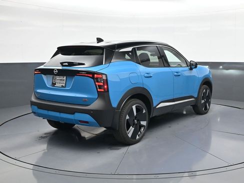 New 2026 Nissan Kicks SR w/ SR Premium Package FWD image 7