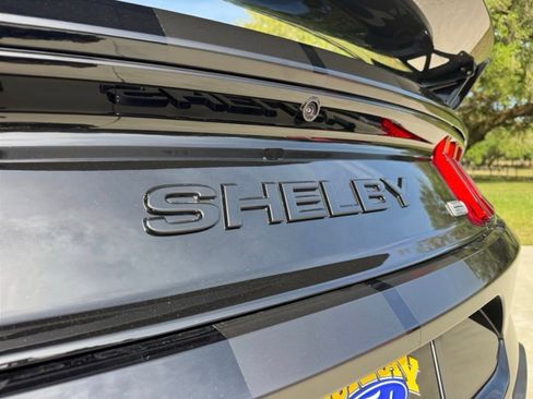 Used 2021 Ford Mustang Shelby GT500 w/ Carbon Fiber Track Pack image 43