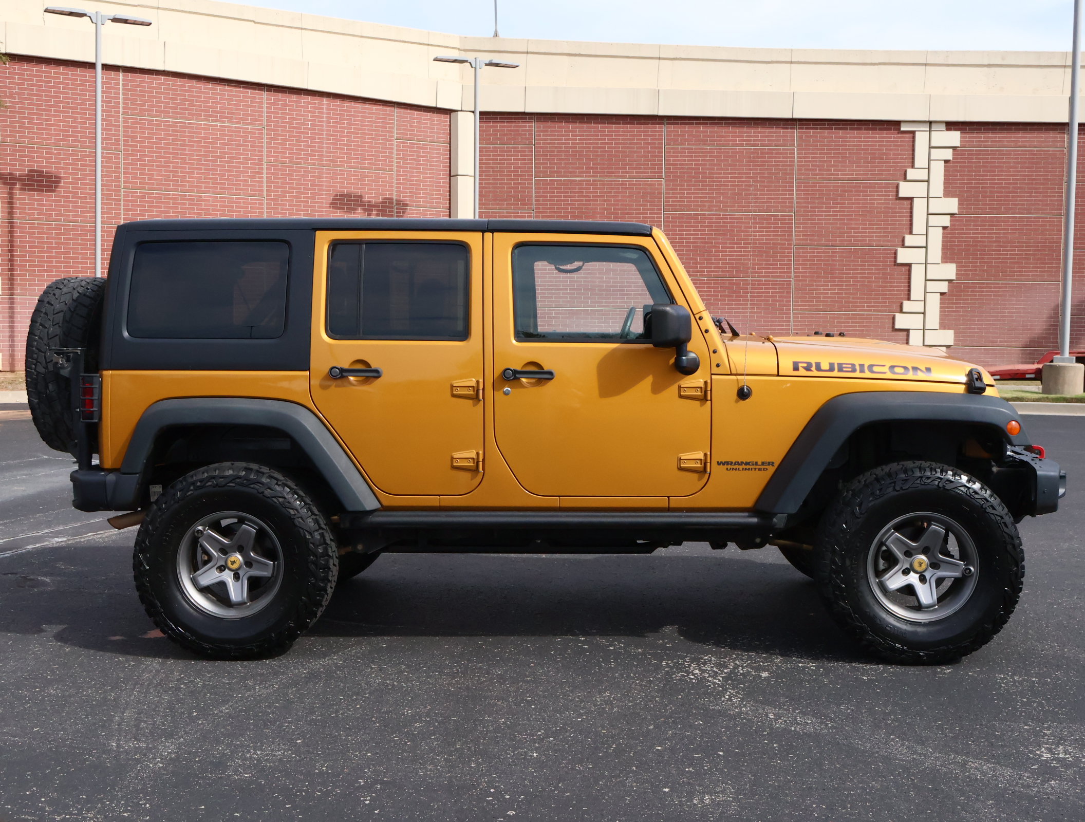 Used 2014 Jeep Wrangler Unlimited Rubicon AWD/4WD image 28