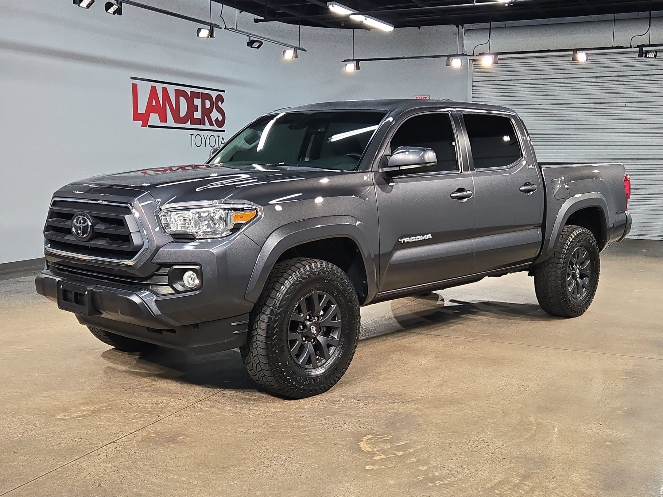 Used 2023 Toyota Tacoma SR5 RWD image 3
