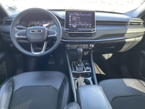 Used 2024 Jeep Compass Latitude w/ Altitude Special Edition image 15