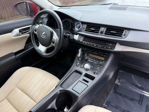 Used 2011 Lexus CT 200h Premium w/ Premium Audio Pkg image 15