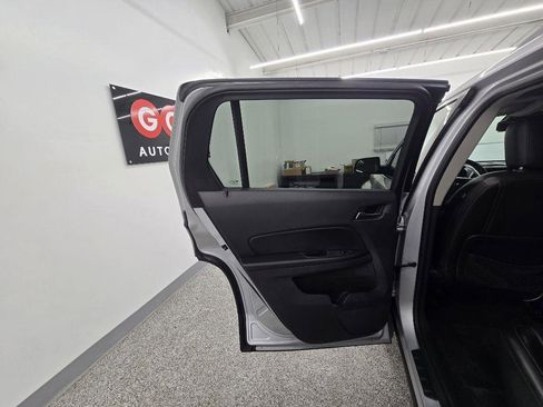 Used 2012 GMC Terrain SLT FWD image 24