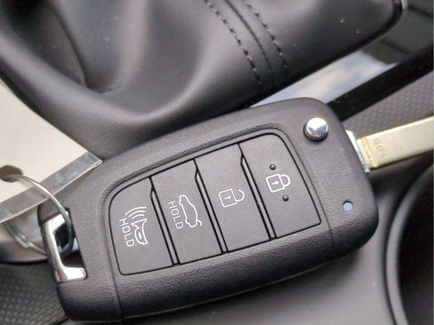 New 2025 Hyundai Elantra SE FWD image 37