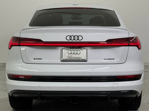 Used 2022 Audi e-tron Premium Plus w/ Premium Plus Package image 10