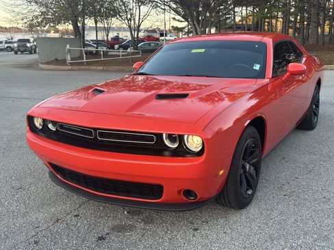 Used 2023 Dodge Challenger SXT image 8