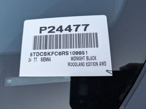 Used 2024 Toyota Sienna XLE Woodland Edition AWD/4WD image 40