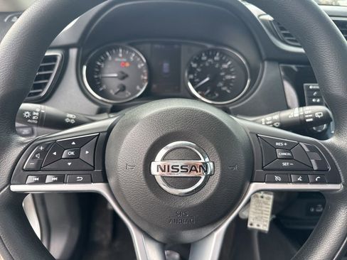 Used 2019 Nissan Rogue S AWD/4WD image 10