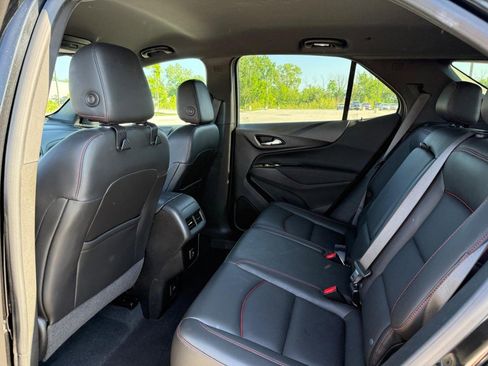 Used 2022 Chevrolet Equinox RS w/ RS Leather Package FWD image 11