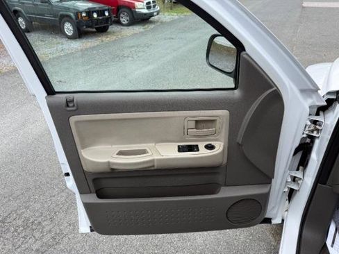 Used 2005 Dodge Dakota SLT image 17
