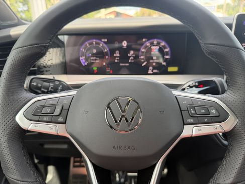 New 2026 Volkswagen Tiguan SE R-Line FWD image 27