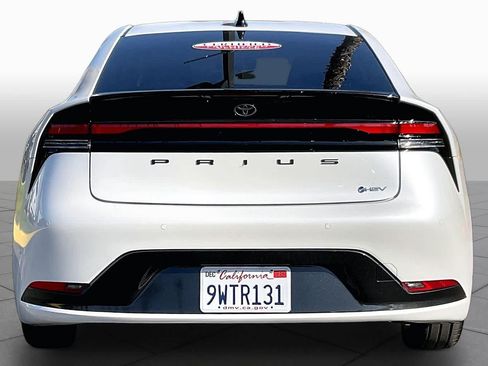 Certified 2026 Toyota Prius XLE FWD image 4