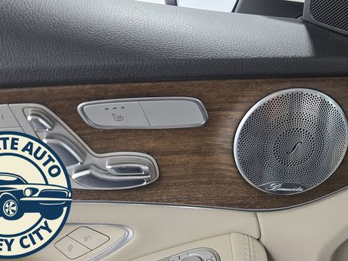 Used 2019 Mercedes-Benz C 300 4MATIC Sedan image 20