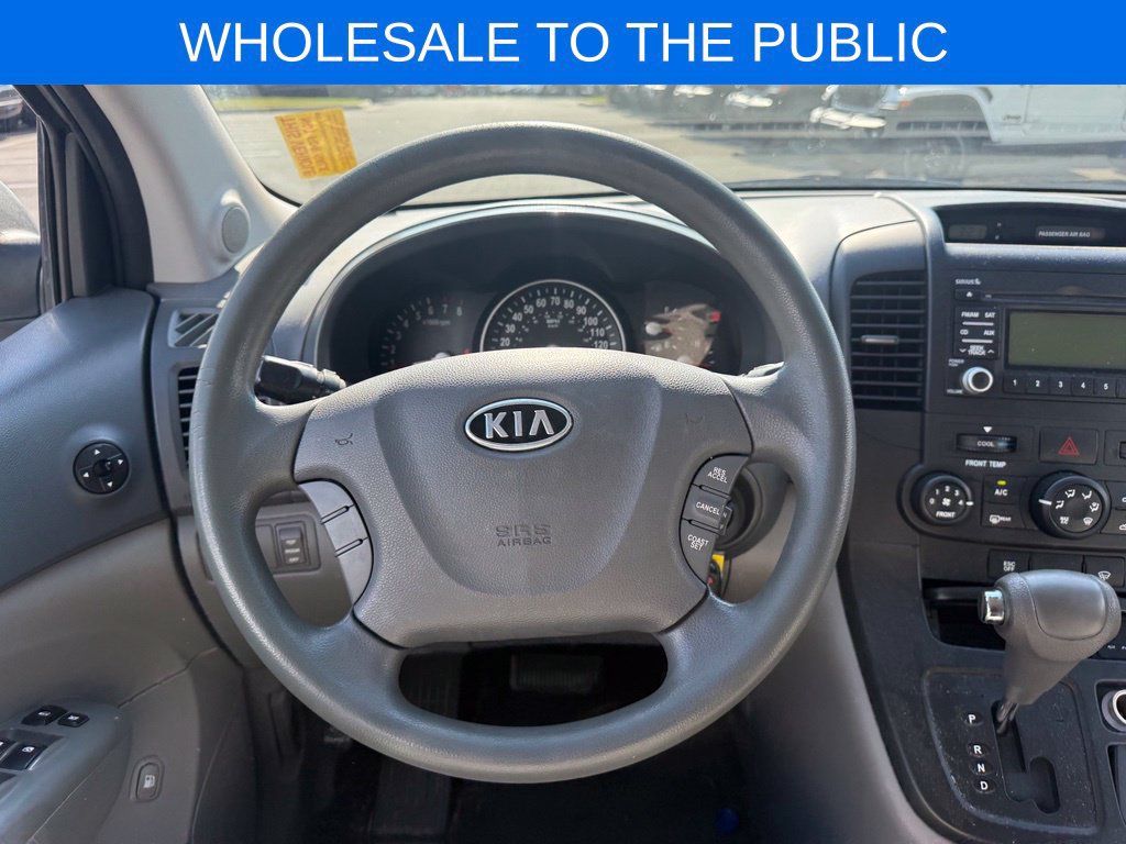 Used 2010 Kia Sedona LX FWD image 11