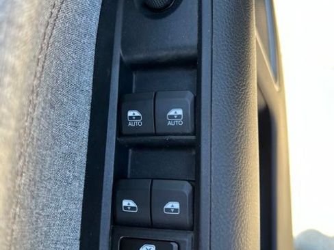 Used 2022 Jeep Compass Latitude AWD/4WD image 17