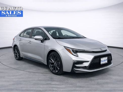 Used 2024 Toyota Corolla SE image 1