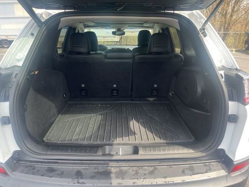 Certified 2022 Jeep Cherokee Limited w/ Elite Package image 8