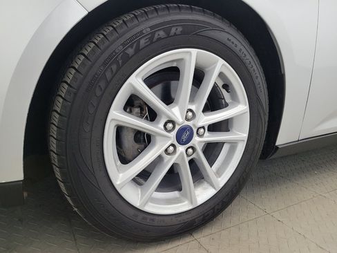 Used 2017 Ford Focus SE FWD image 31
