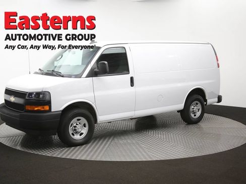 Used 2021 Chevrolet Express 2500 RWD image 51