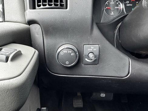 Used 2014 Chevrolet Express 2500 image 24