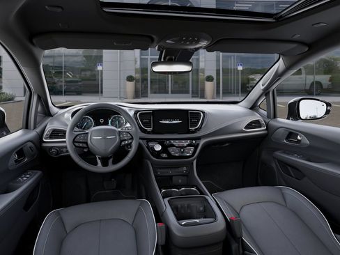 New 2026 Chrysler Pacifica Limited w/ Uconnect Theater Family Group FWD image 15