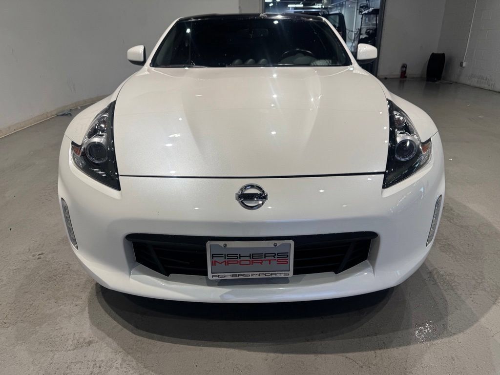 Used 2020 Nissan 370Z Coupe RWD image 11