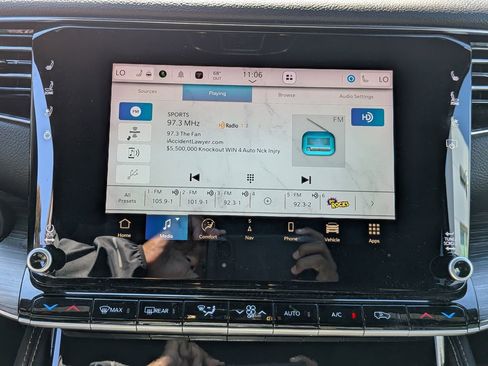 Certified 2024 Jeep Wagoneer L Series II image 15