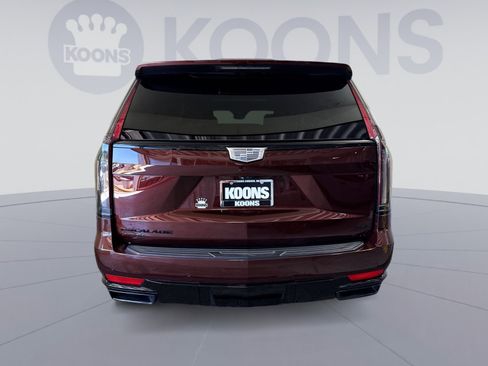 Used 2023 Cadillac Escalade ESV Sport w/ LPO, ONYX Package AWD/4WD image 5