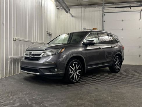 Used 2020 Honda Pilot Touring image 1