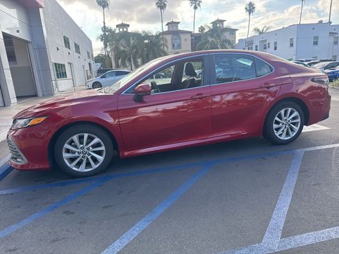 Used 2024 Toyota Camry LE image 3