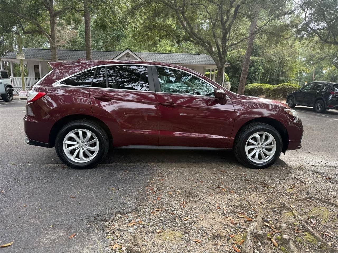 Used 2017 Acura RDX w/ Tech & AcuraWatch Plus Pack FWD image 4