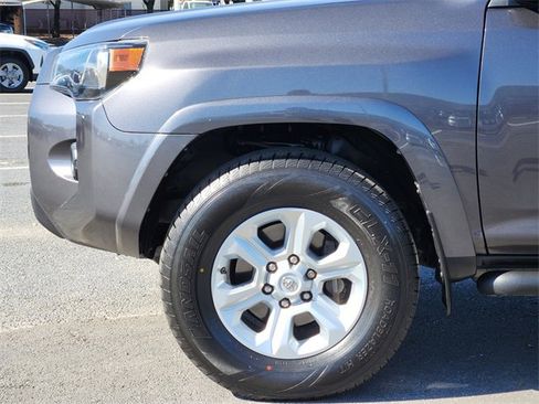 Certified 2018 Toyota 4Runner SR5 image 5