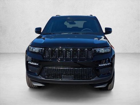 New 2025 Jeep Grand Cherokee Limited image 2