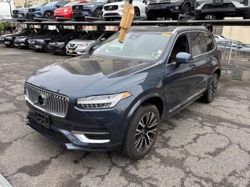 Used 2023 Volvo XC90 T8 Core AWD/4WD image 2